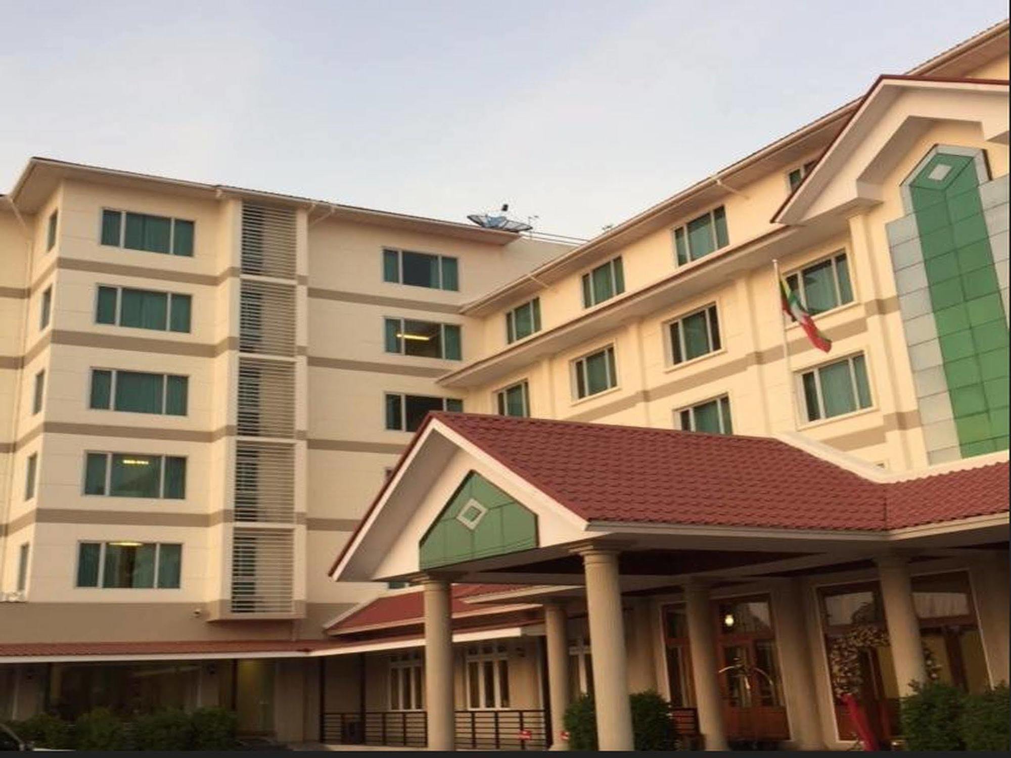 Ngwe Moe Hotel Mawlamyine Ngoại thất bức ảnh