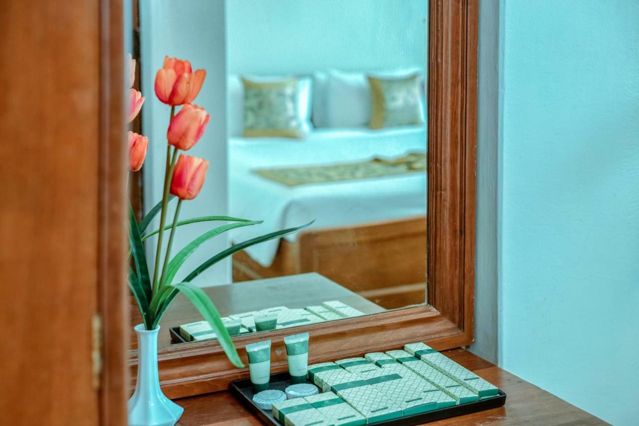 Ngwe Moe Hotel Mawlamyine Ngoại thất bức ảnh