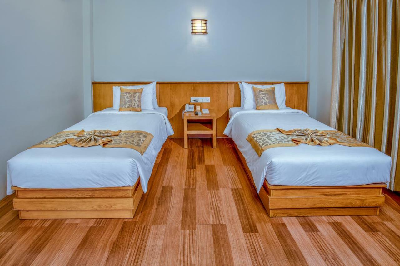 Ngwe Moe Hotel Mawlamyine Ngoại thất bức ảnh