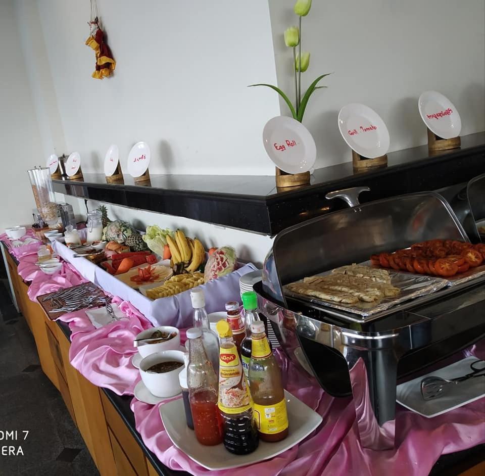 Ngwe Moe Hotel Mawlamyine Ngoại thất bức ảnh