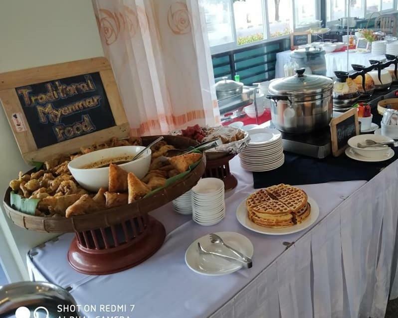 Ngwe Moe Hotel Mawlamyine Ngoại thất bức ảnh